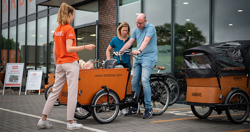 Geslaagd baai Snel Bakfiets online kopen? Kom eerst langs voor een proefrit | Babboe